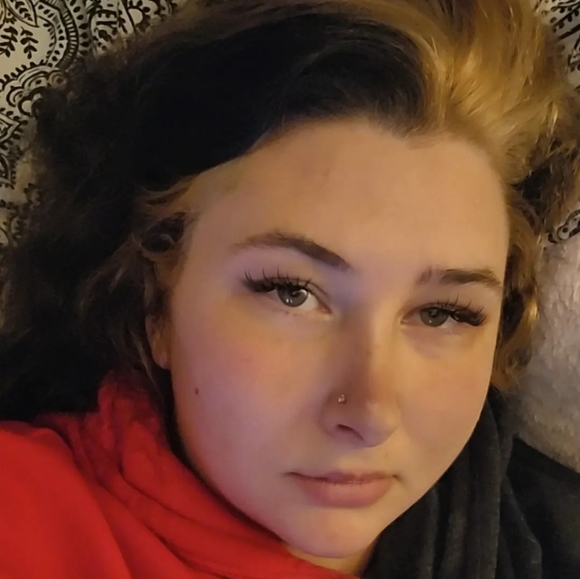 Meet your Posher, Shelly - Picture 1 of 1